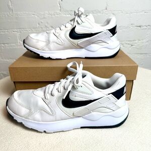 Nike LD Victory Black and White Light Weight Running Sneakers Womens 10.5